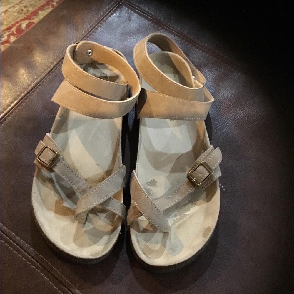 Ankle wrap sandals.